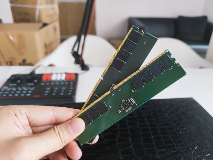 Ddr5 Memory Modules With Pmic Pictured 3 740x555