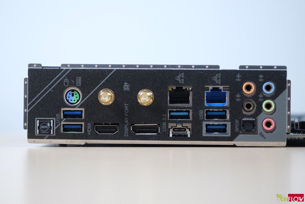 Trên Tay: ASRock Z690 Extreme Wi-Fi 6E
