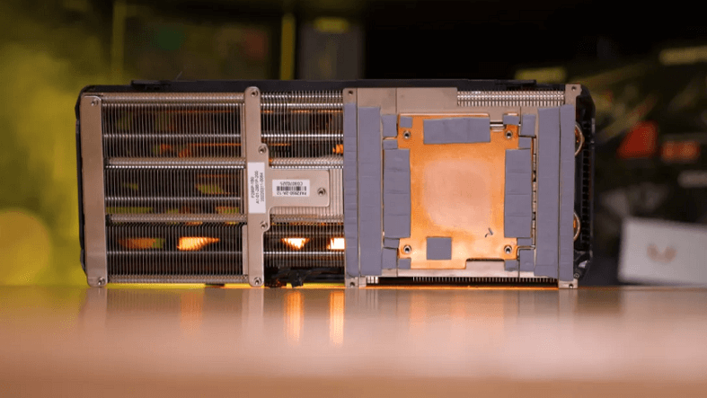 Gainward RTX 3090 Ti Phantom GS heatsink