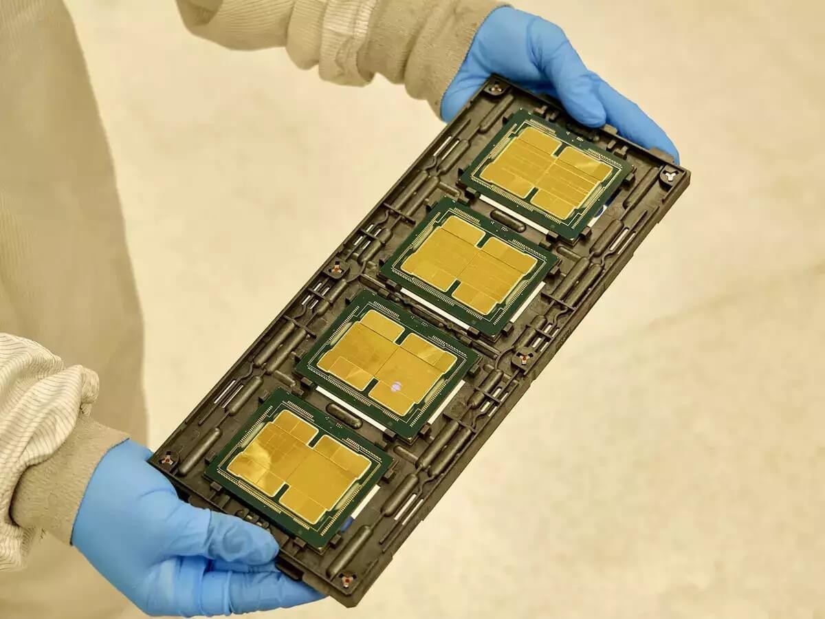 Khay chip intel