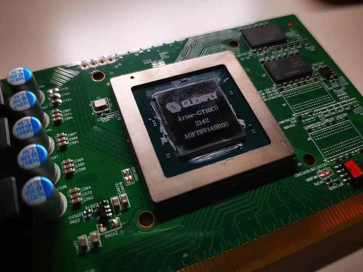 Zhaoxin Glenfly Arise GT10C0 chip
