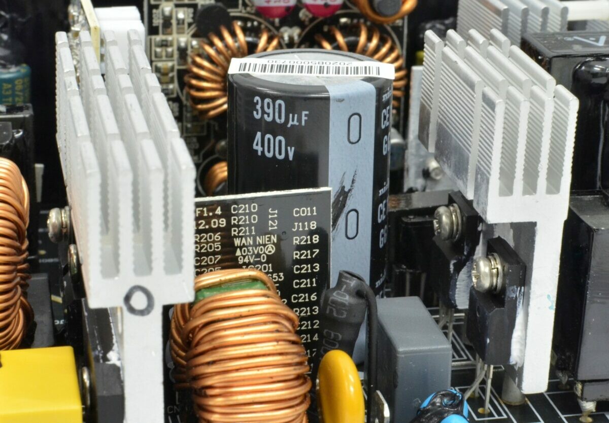 REVIEW - PSU (Bộ nguồn máy tính) EVGA 550 B5 – 80+ BRONZE 550W – Fully Modular