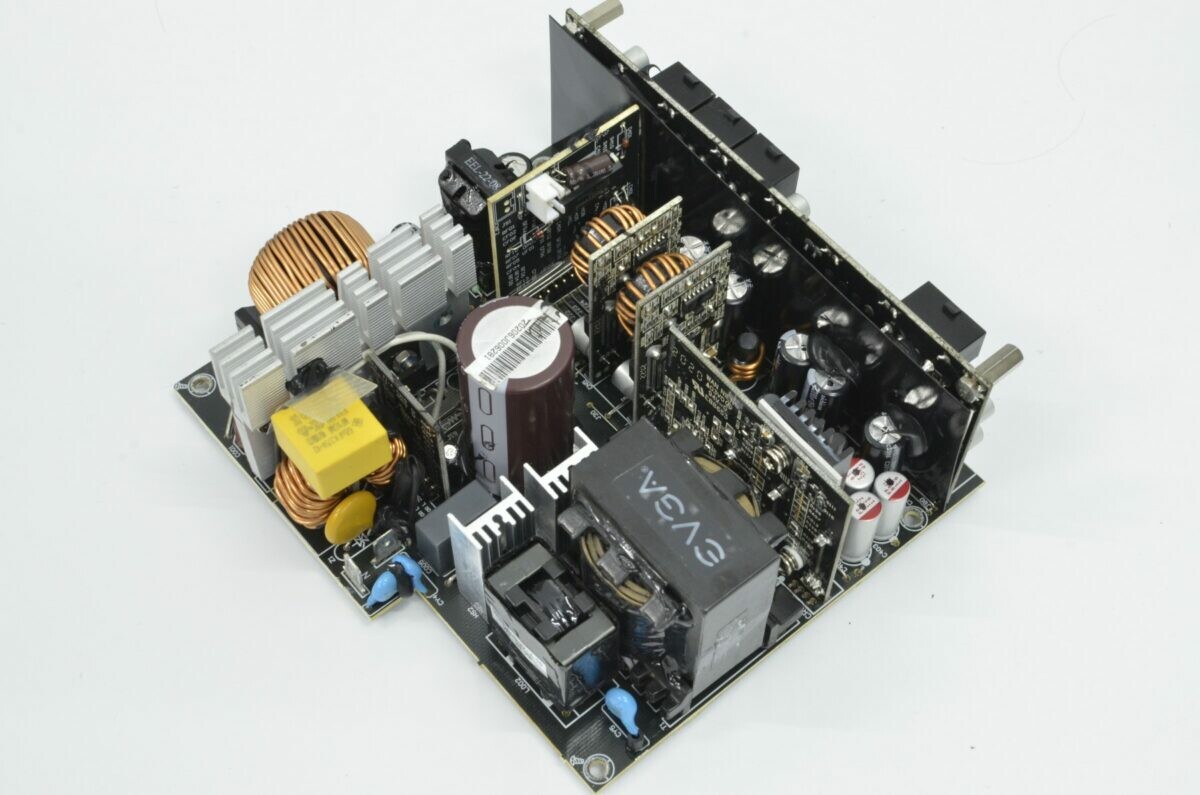 REVIEW - EVGA SuperNOVA 550 GT (550W)