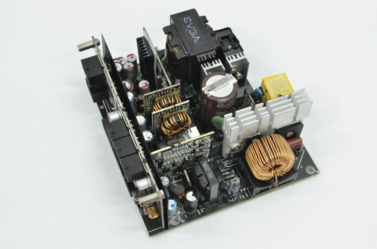 REVIEW - EVGA SuperNOVA 550 GT (550W)