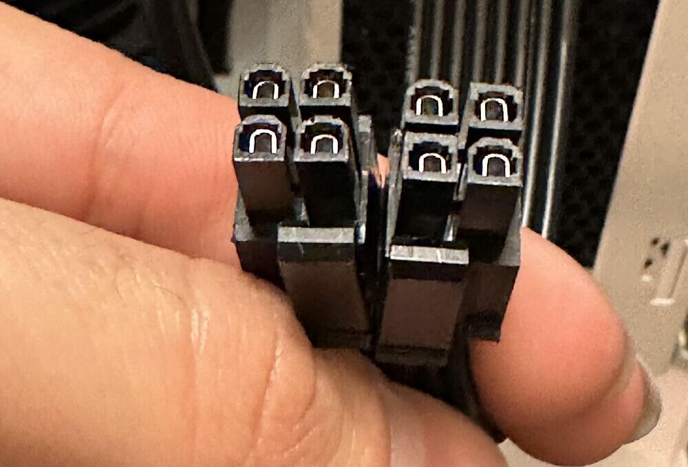 Khả năng chịu tải của đầu cấp nguồn 8-pin CPU đến bao nhiêu - H16