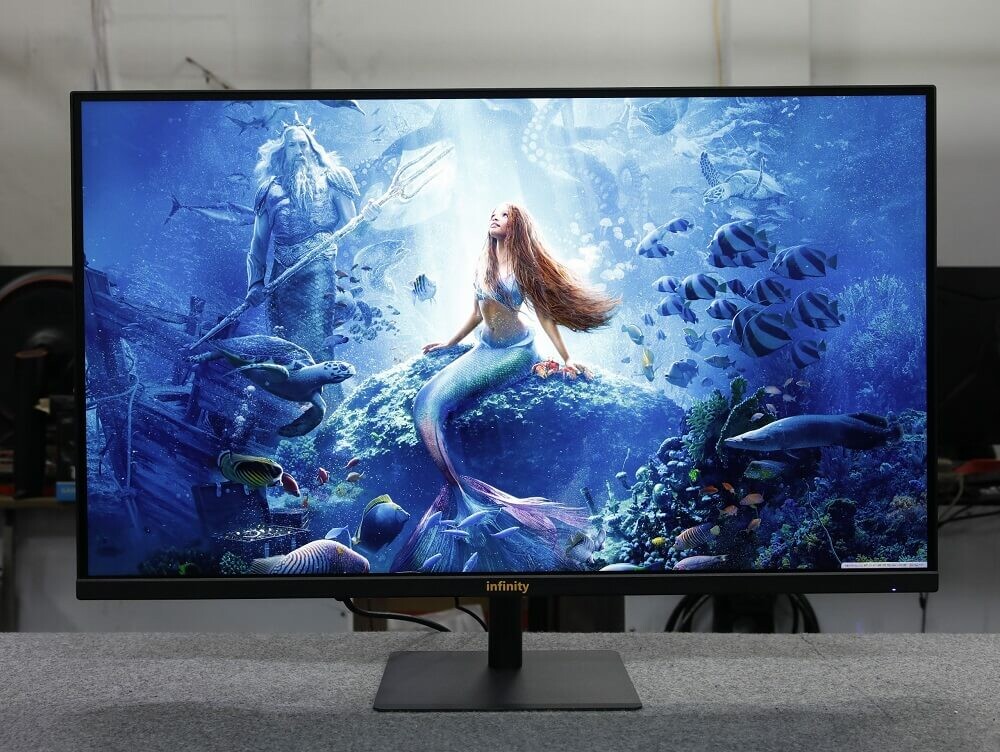 Infinity I3223U - Chiếc màn hình 32inch 4K đầu tiên của Infinity