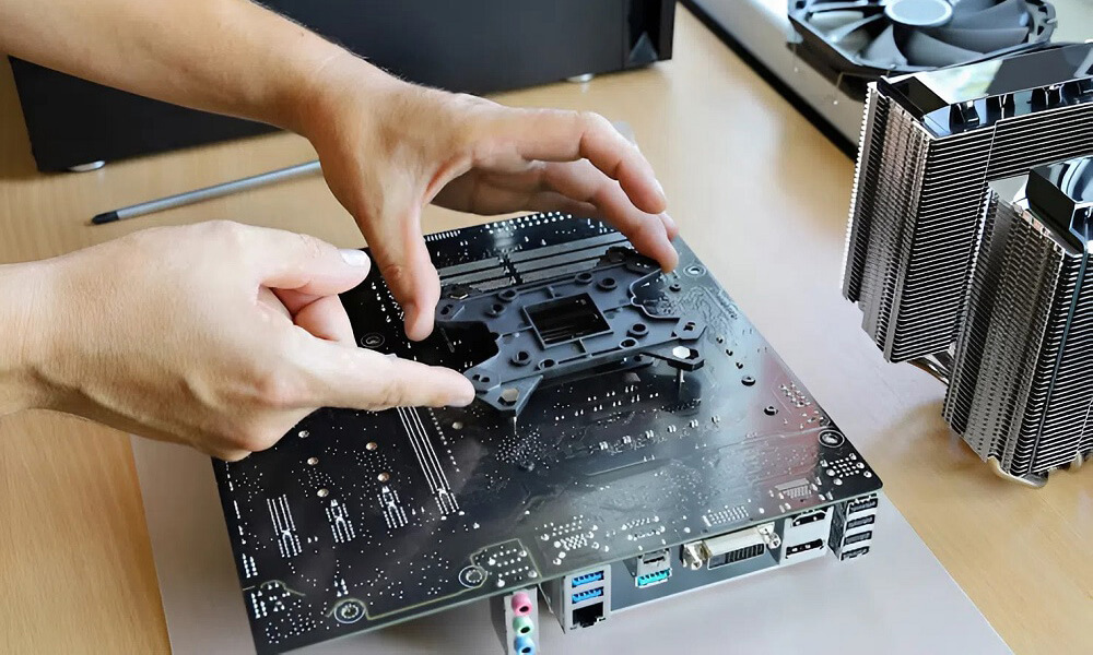 lắp đặt gông chống cong mainboard