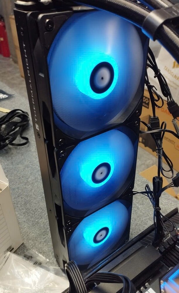 Review Thermalright Frozen Infinity 360 - H3