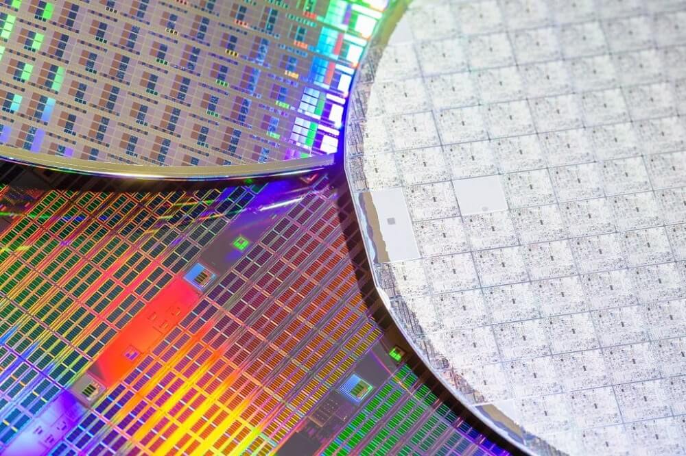 bóng bán dẫn trên tấm wafer