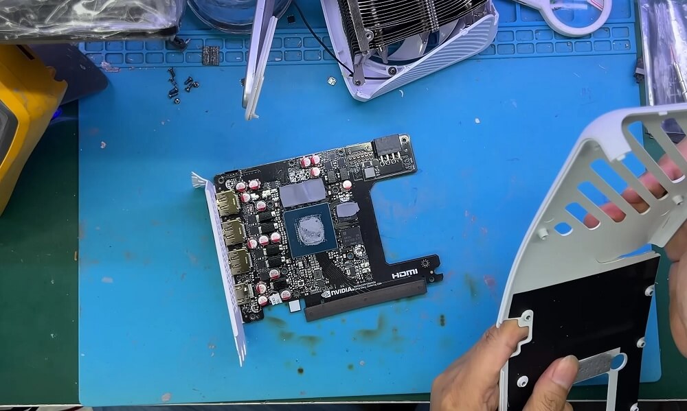RTX 5060 Ti sống sót kỳ diệu sau tai nạn ô tô - H2